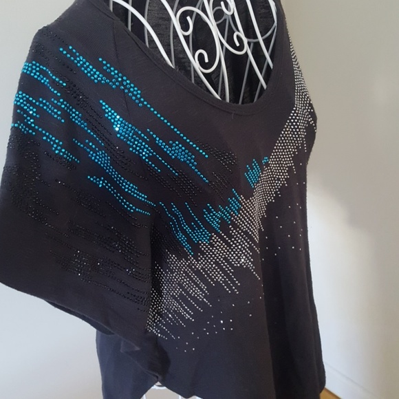 Top - Picture 2 of 3